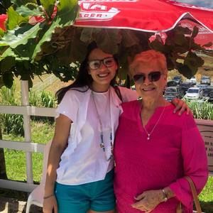 Meet your Posher, Priscila